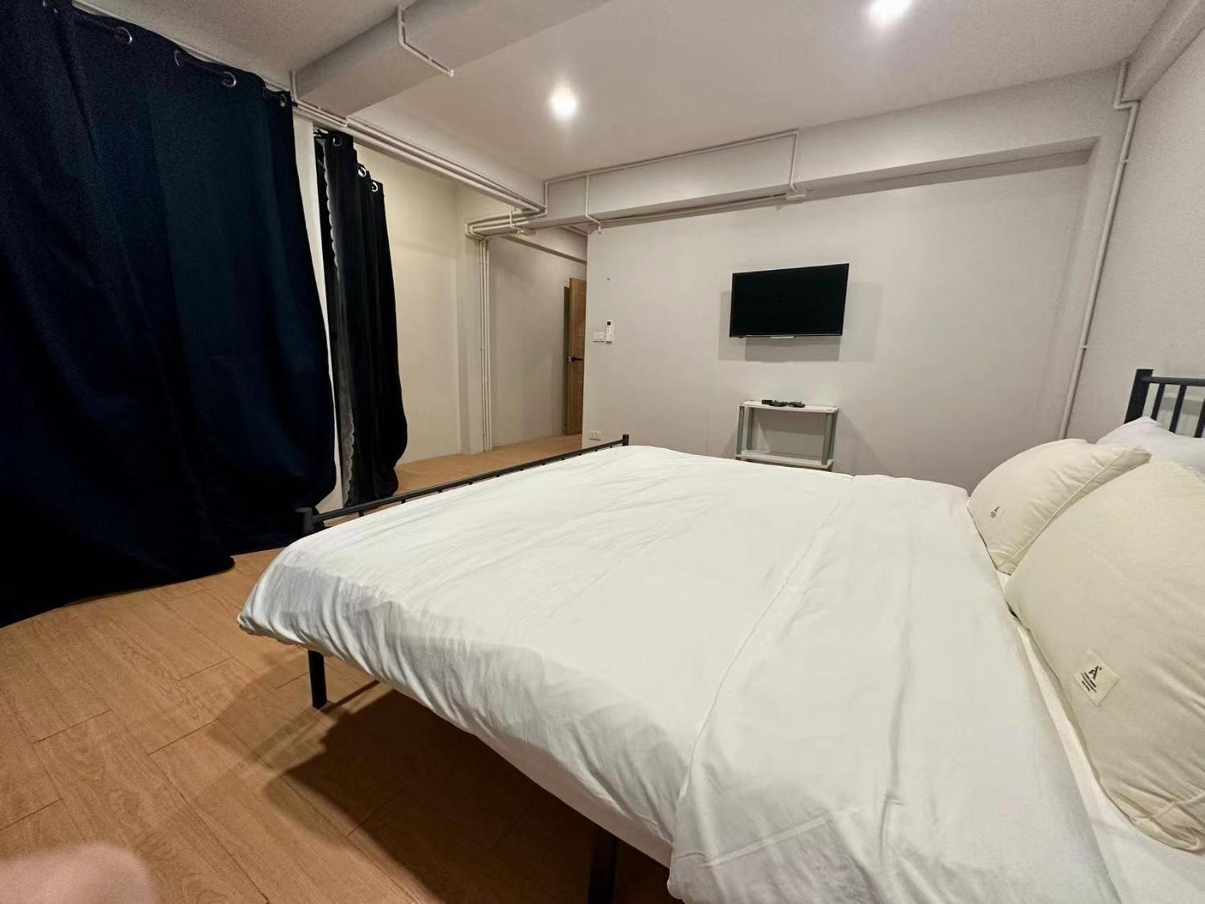 The Cute Silom Hostel Бангкок Экстерьер фото