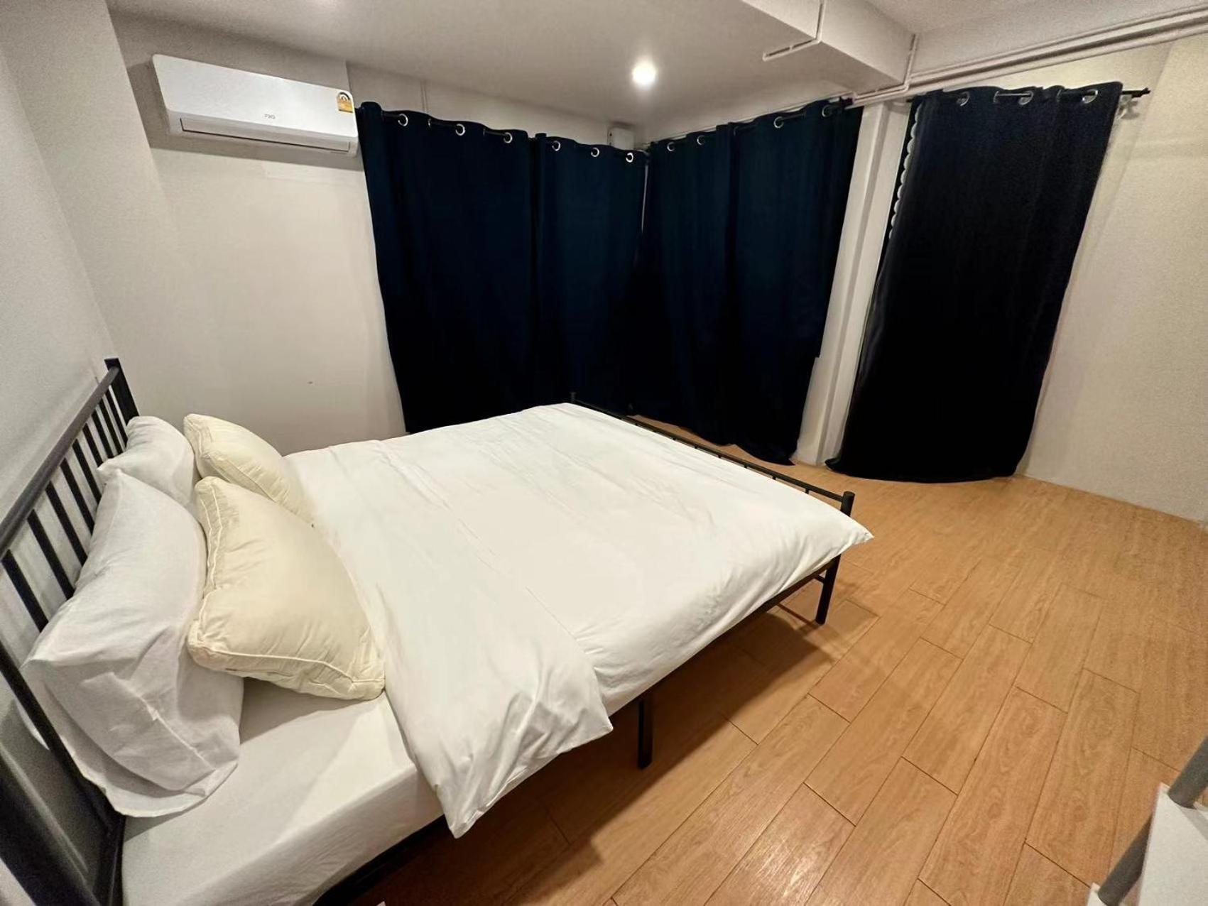 The Cute Silom Hostel Бангкок Экстерьер фото