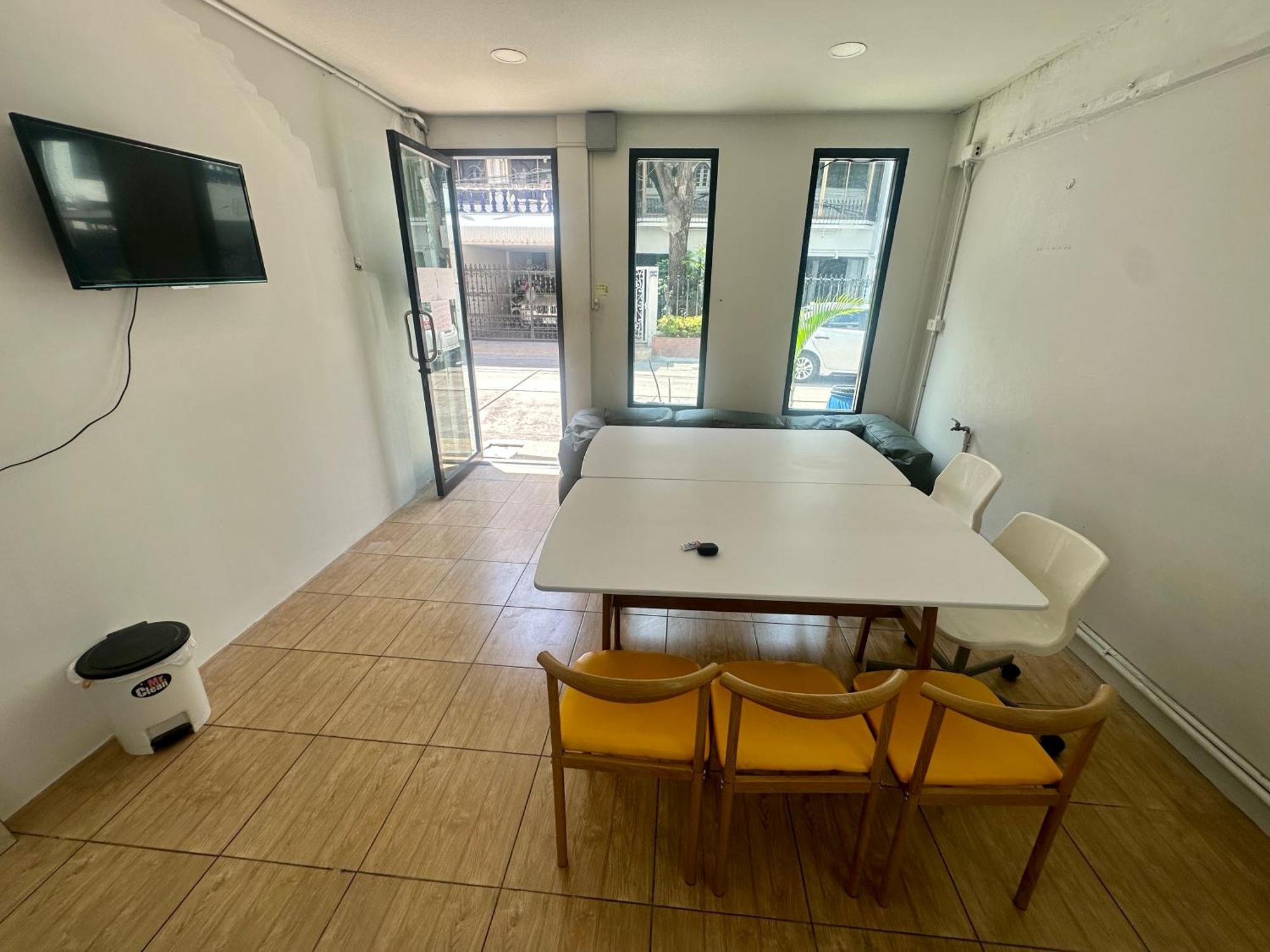 The Cute Silom Hostel Бангкок Экстерьер фото