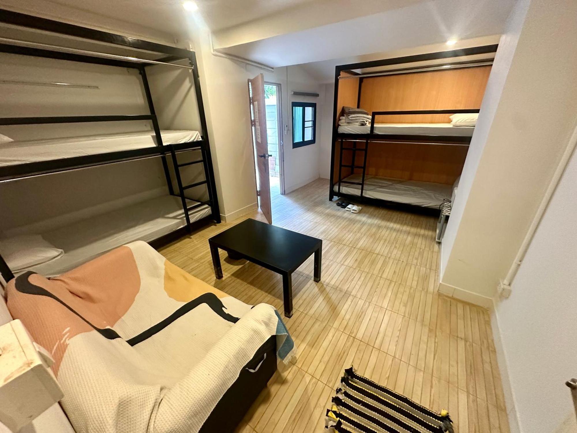 The Cute Silom Hostel Бангкок Экстерьер фото