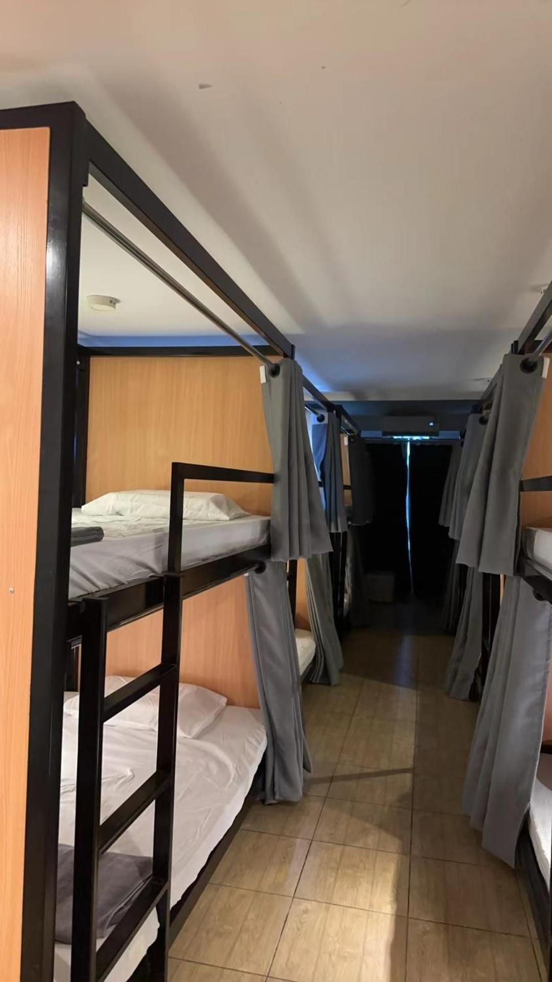The Cute Silom Hostel Бангкок Экстерьер фото