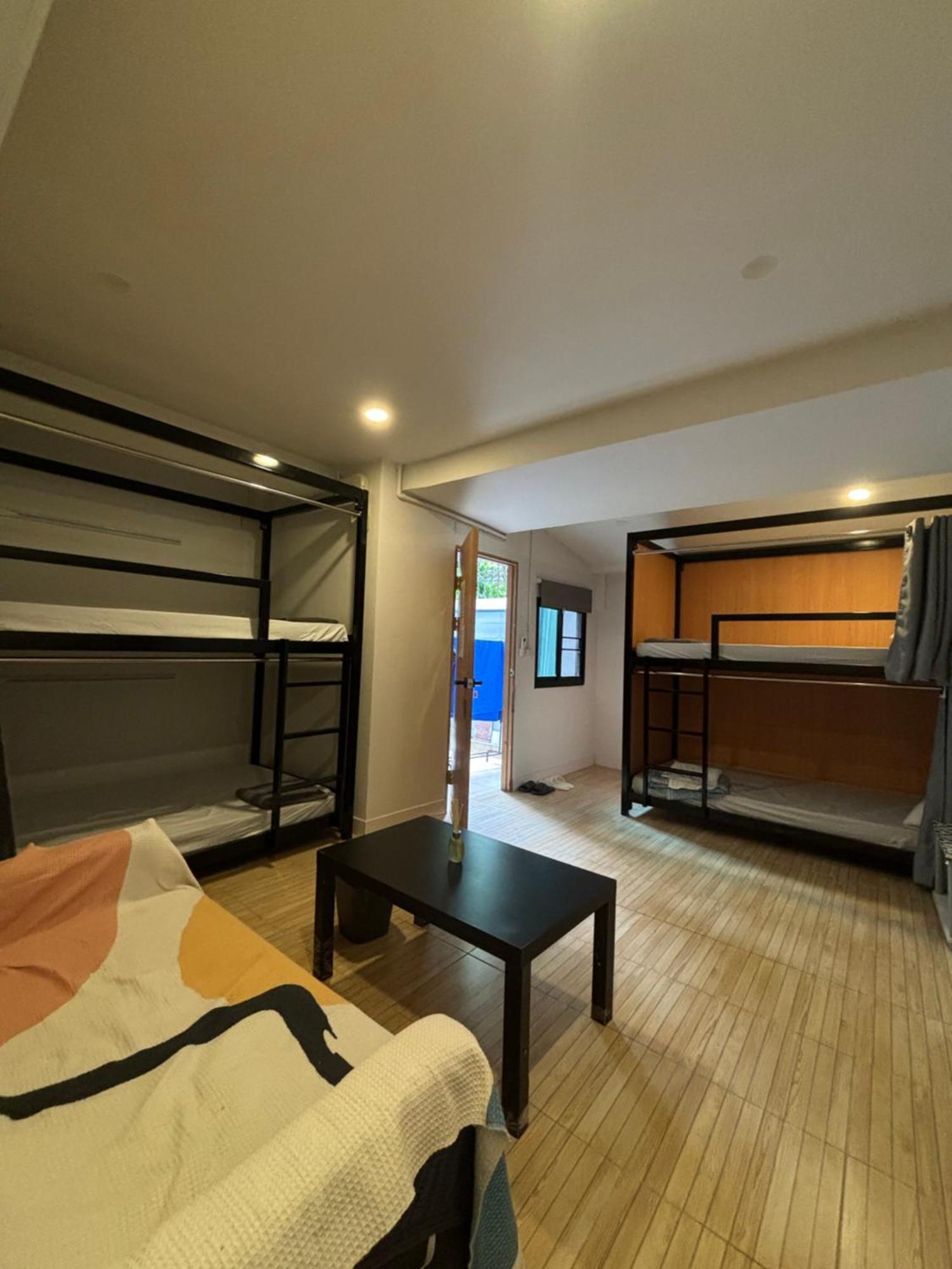 The Cute Silom Hostel Бангкок Экстерьер фото