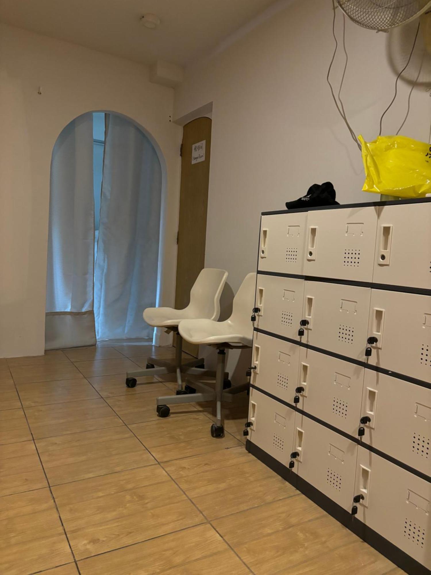 The Cute Silom Hostel Бангкок Экстерьер фото