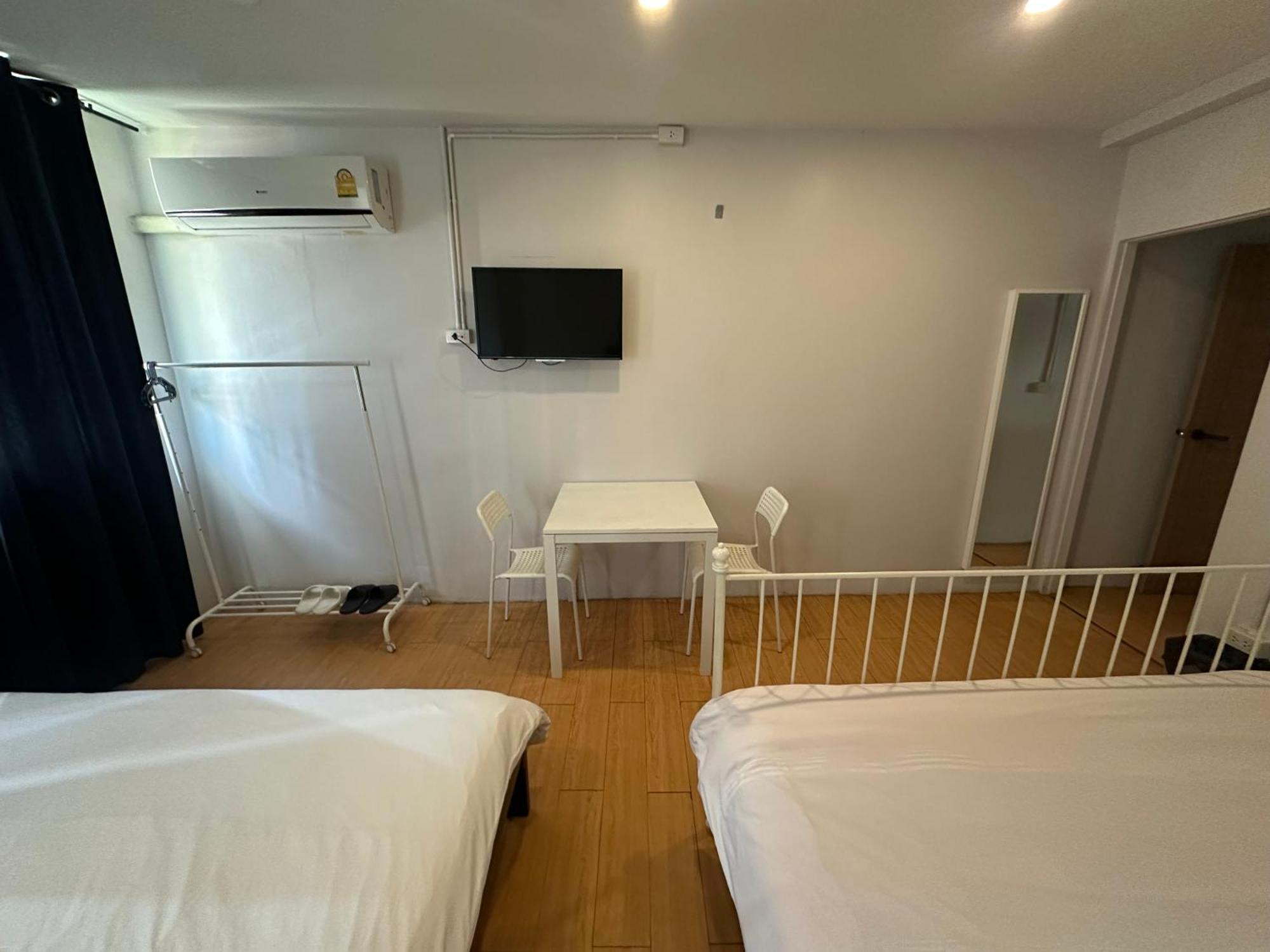 The Cute Silom Hostel Бангкок Экстерьер фото
