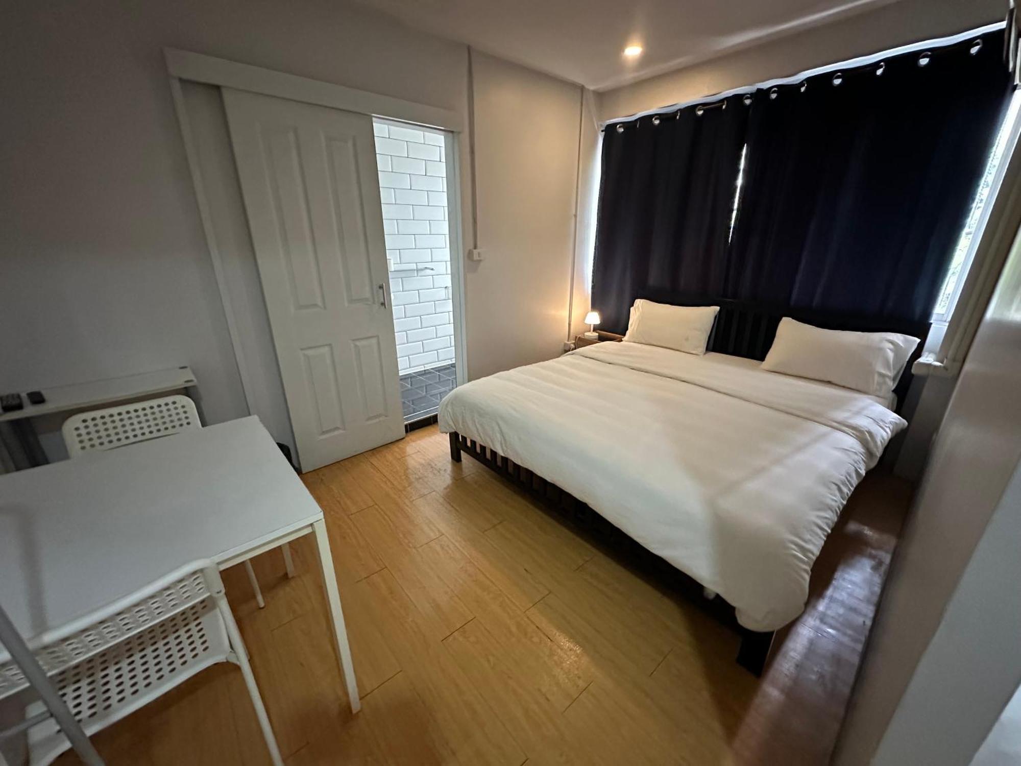 The Cute Silom Hostel Бангкок Экстерьер фото