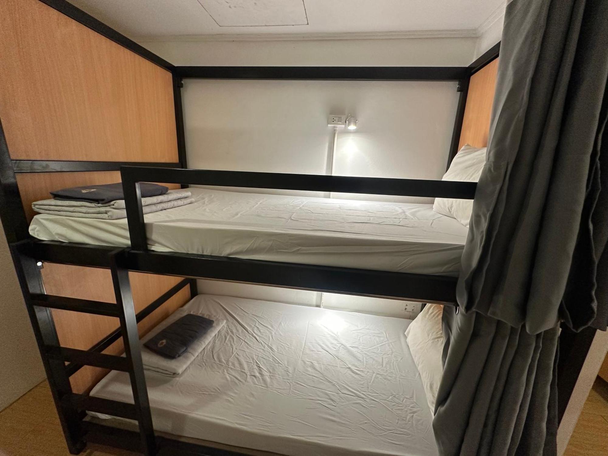 The Cute Silom Hostel Бангкок Экстерьер фото